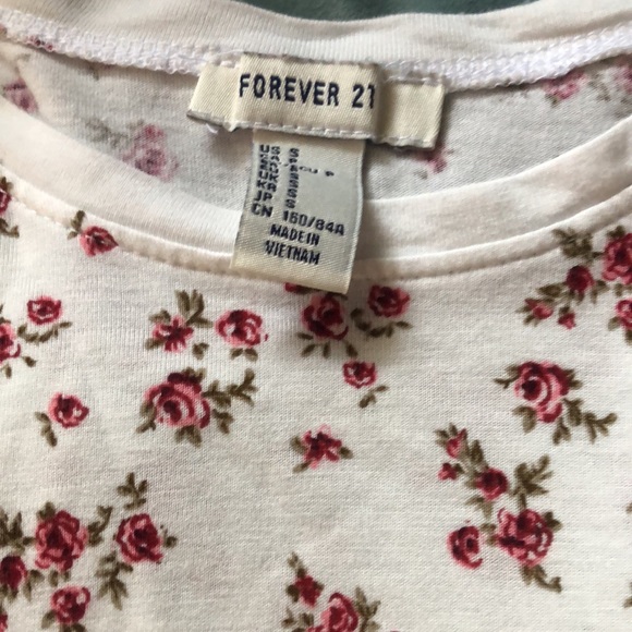 BNWOT forever 21 rose pattern tee TB - Picture 3 of 6